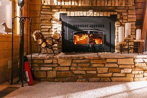 Furnished Deck + Fire Pit: Happy Jack Cabin