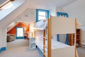 Charming Farmhouse: Walk to Village + Trails!