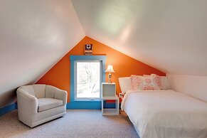 Charming Farmhouse: Walk to Village + Trails!