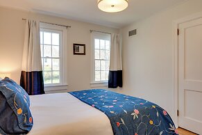 Charming Farmhouse: Walk to Village + Trails!