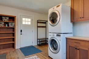 Charming Farmhouse: Walk to Village + Trails!