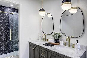 Stylish Allen Home Near Watters Creek Village