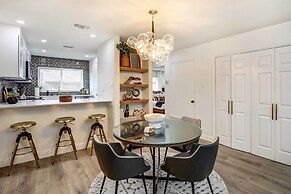 Stylish Allen Home Near Watters Creek Village