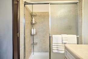 Lynnwood Home: Private Hot Tub, Fire Table & Grill