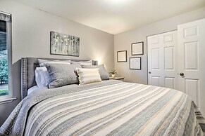 Lynnwood Home: Private Hot Tub, Fire Table & Grill