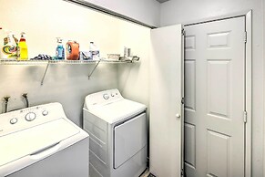 Quaint Bullhead City Getaway ~ 2 Mi to River!