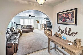 Quaint Bullhead City Getaway ~ 2 Mi to River!