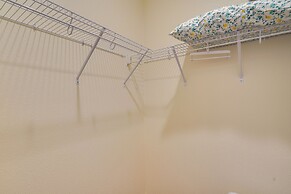 California Midterm Rental With Fenced Yard!