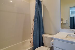 California Midterm Rental With Fenced Yard!