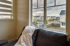 California Midterm Rental With Fenced Yard!