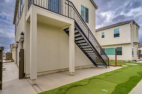 California Midterm Rental With Fenced Yard!