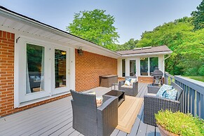 Charming Home w/ Pool + Deck ~ 9 Mi to Umich!