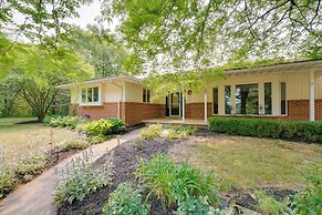Charming Home w/ Pool + Deck ~ 9 Mi to Umich!