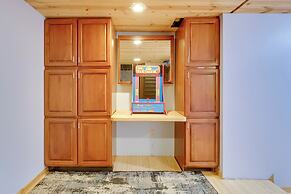 Charming Home w/ Pool + Deck ~ 9 Mi to Umich!