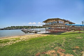 Eufaula Retreat w/ Lake Views: Walk to Marina