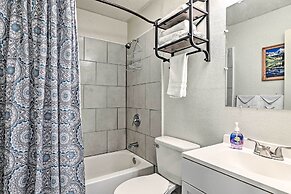 Haines City Studio: Walk to Shopping & Dining!