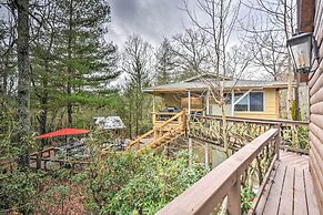 Otto Home w/ Fire Pit, Tree House & Hot Tub!