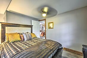 Otto Home w/ Fire Pit, Tree House & Hot Tub!