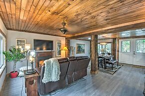 Otto Home w/ Fire Pit, Tree House & Hot Tub!