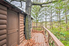 Otto Home w/ Fire Pit, Tree House & Hot Tub!