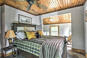 Otto Home w/ Fire Pit, Tree House & Hot Tub!