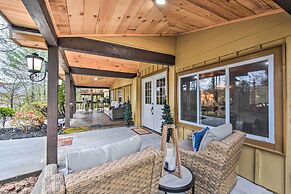 Otto Home w/ Fire Pit, Tree House & Hot Tub!