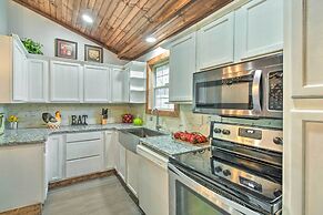 Otto Home w/ Fire Pit, Tree House & Hot Tub!