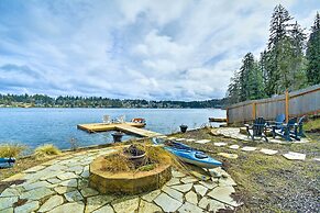 Lakefront Bremerton Vacation Rental w/ Deck!