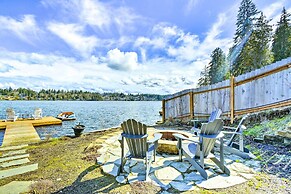 Lakefront Bremerton Vacation Rental w/ Deck!