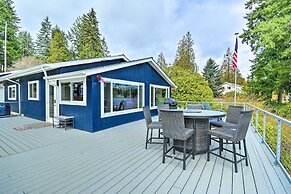 Lakefront Bremerton Vacation Rental w/ Deck!