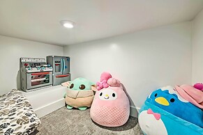 Newly-built Lakeside Gem w/ Community Perks!