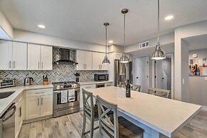 Peoria Oasis w/ Saltwater Pool & Putting Green!