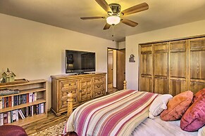 Rustic, Forest-view Retreat in Heber-overgaard!