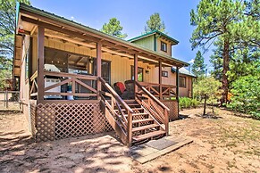 Rustic, Forest-view Retreat in Heber-overgaard!