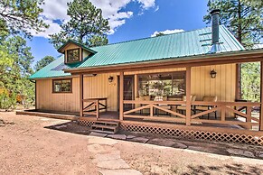 Rustic, Forest-view Retreat in Heber-overgaard!