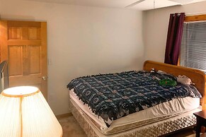 Lovely White Mountains Condo: Hike, Ski & Unwind!