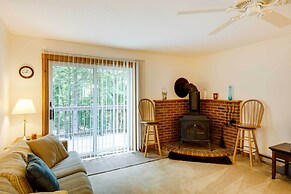 Lovely White Mountains Condo: Hike, Ski & Unwind!