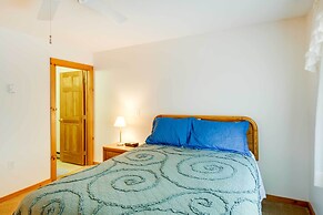 Lovely White Mountains Condo: Hike, Ski & Unwind!