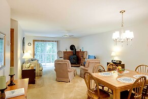 Lovely White Mountains Condo: Hike, Ski & Unwind!