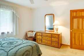 Lovely White Mountains Condo: Hike, Ski & Unwind!