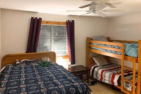 Lovely White Mountains Condo: Hike, Ski & Unwind!