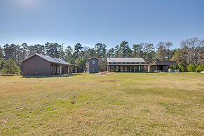 Kennard Cabin w/ 2 Casitas - Walk to Fishing Pond!