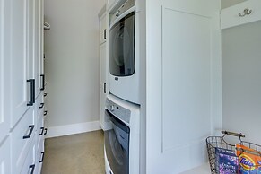 Modern Kennard Cabin w/ 3 Casitas - Walk to Pond!