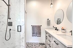 Exquisite Discovery Mtn Home w/ Sweeping Views!