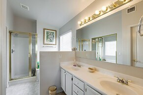 Pool & Golf Course Views: Family Home in Gilbert