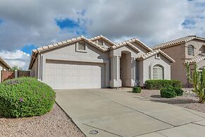 Pool & Golf Course Views: Family Home in Gilbert