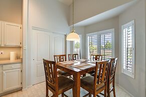 Pool & Golf Course Views: Family Home in Gilbert