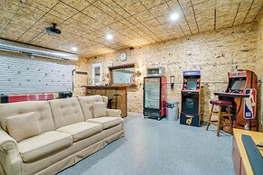 Sporty Blaine Home w/ Games ~ 2 Mi to Super Rink!