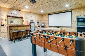 Sporty Blaine Home w/ Games ~ 2 Mi to Super Rink!