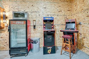 Sporty Blaine Home w/ Games ~ 2 Mi to Super Rink!